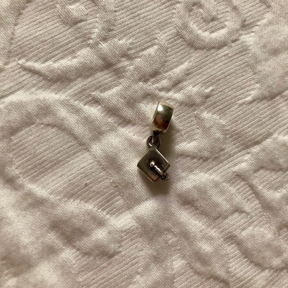 Graduation cap pandora charm! - Picture 1 of 1